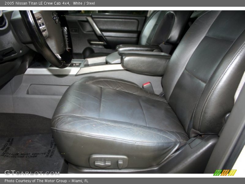 White / Steel 2005 Nissan Titan LE Crew Cab 4x4