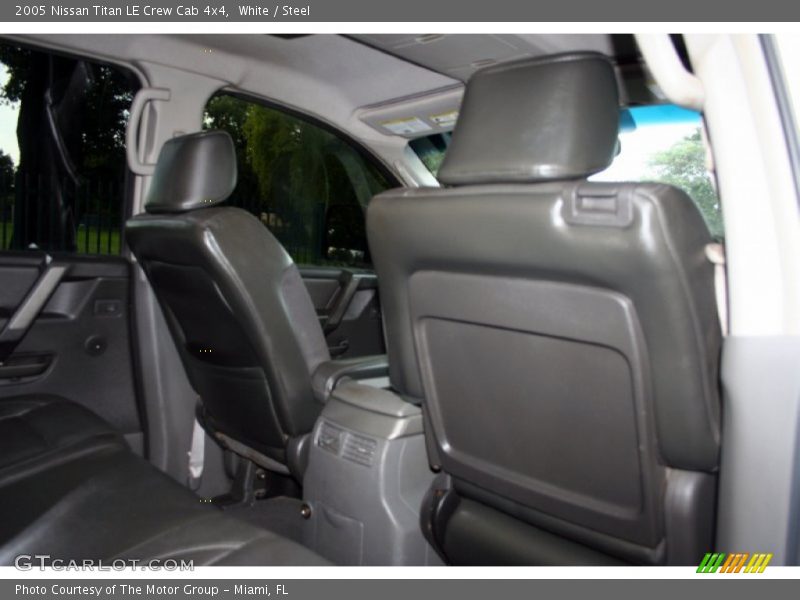 White / Steel 2005 Nissan Titan LE Crew Cab 4x4