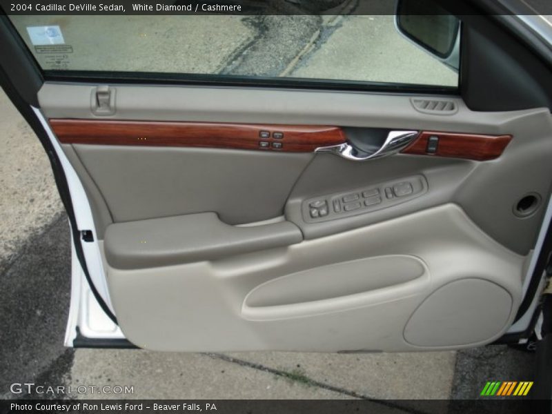 White Diamond / Cashmere 2004 Cadillac DeVille Sedan
