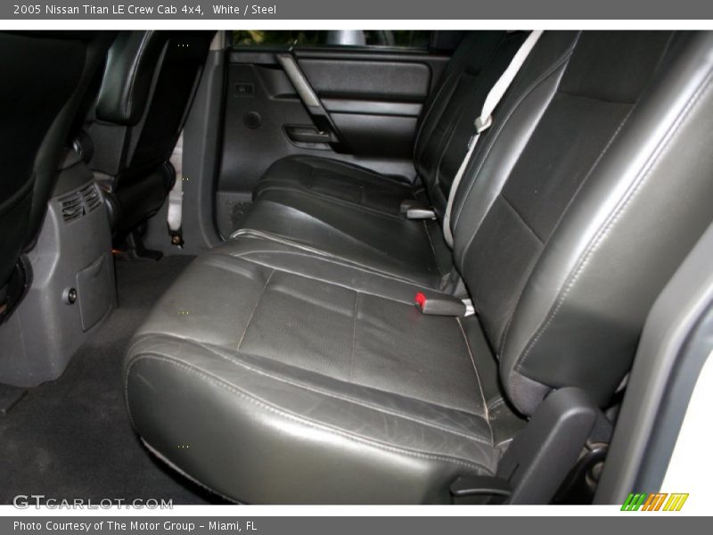 White / Steel 2005 Nissan Titan LE Crew Cab 4x4