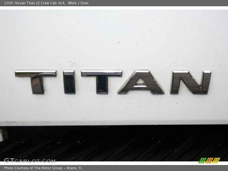 White / Steel 2005 Nissan Titan LE Crew Cab 4x4