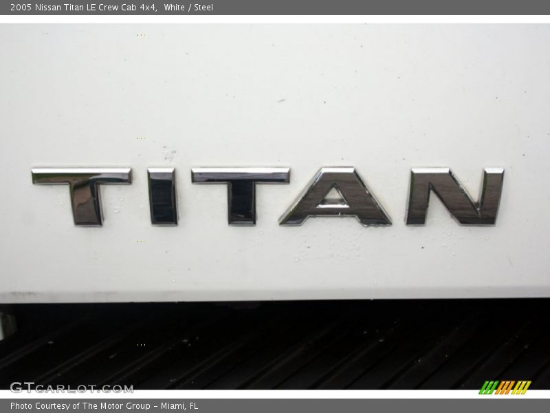 White / Steel 2005 Nissan Titan LE Crew Cab 4x4