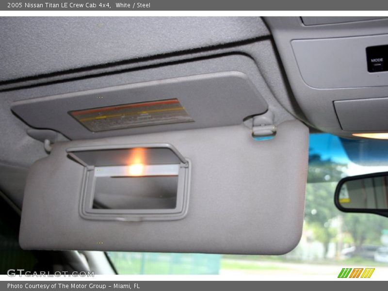 White / Steel 2005 Nissan Titan LE Crew Cab 4x4