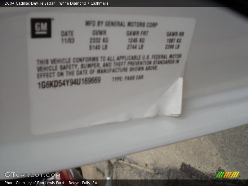 White Diamond / Cashmere 2004 Cadillac DeVille Sedan