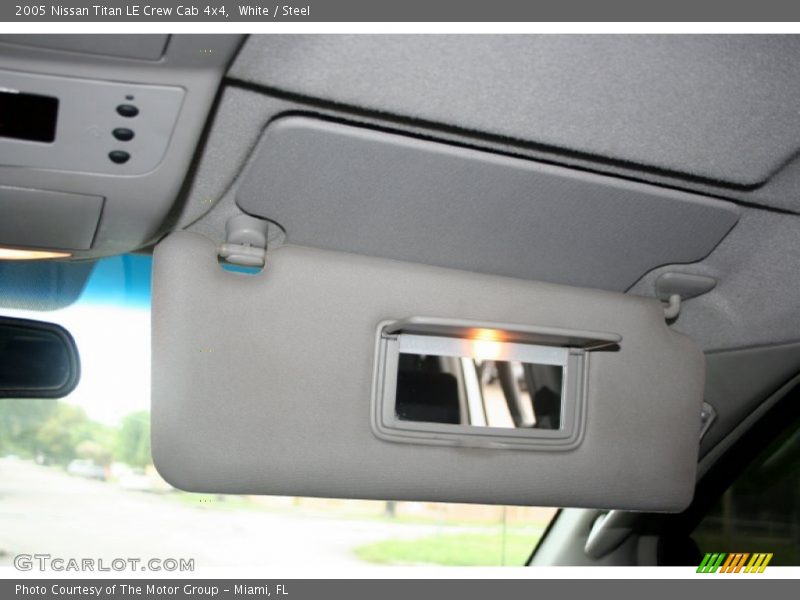 White / Steel 2005 Nissan Titan LE Crew Cab 4x4
