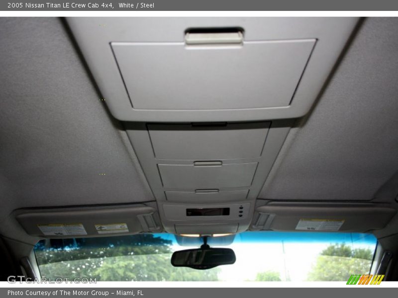 White / Steel 2005 Nissan Titan LE Crew Cab 4x4