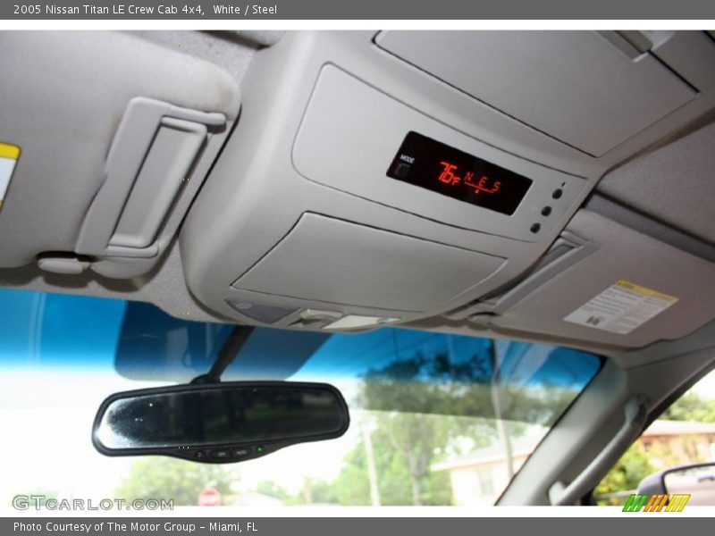 White / Steel 2005 Nissan Titan LE Crew Cab 4x4