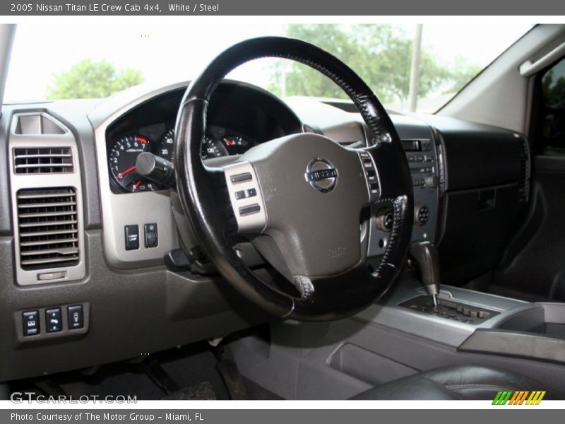 White / Steel 2005 Nissan Titan LE Crew Cab 4x4