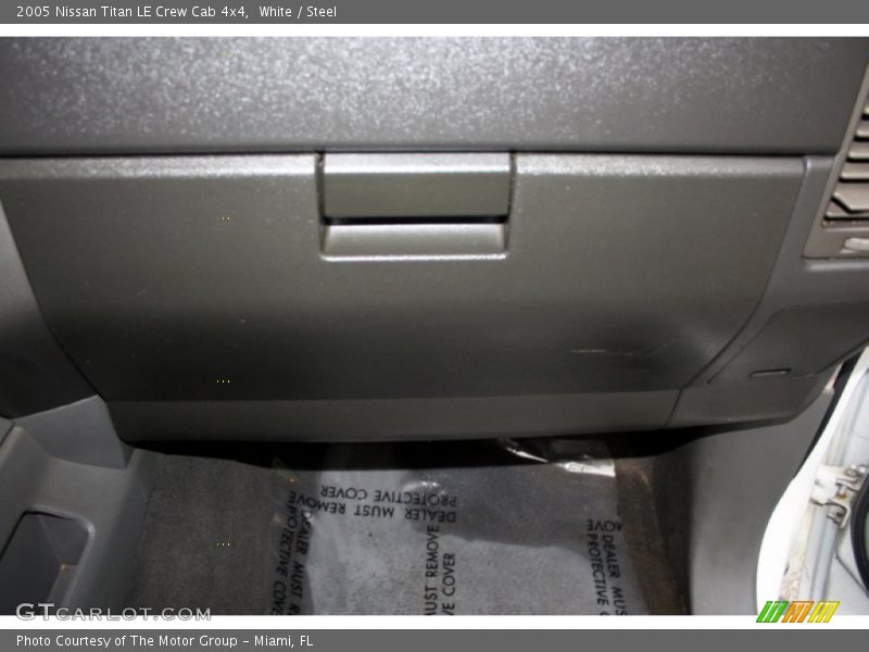 White / Steel 2005 Nissan Titan LE Crew Cab 4x4