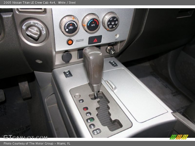 White / Steel 2005 Nissan Titan LE Crew Cab 4x4