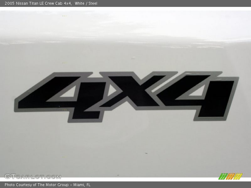 White / Steel 2005 Nissan Titan LE Crew Cab 4x4