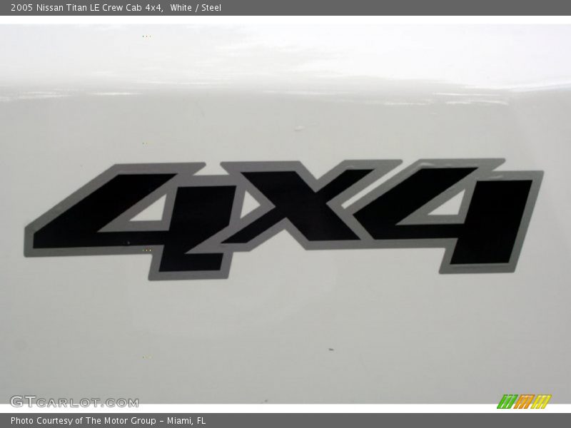 White / Steel 2005 Nissan Titan LE Crew Cab 4x4