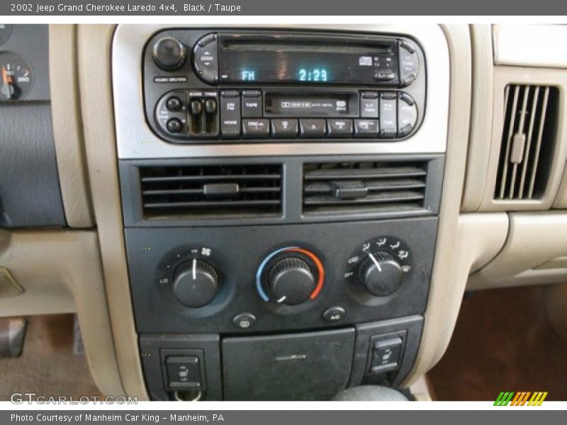 Black / Taupe 2002 Jeep Grand Cherokee Laredo 4x4