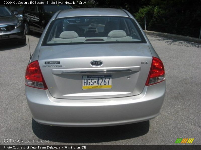 Bright Silver Metallic / Gray 2009 Kia Spectra EX Sedan