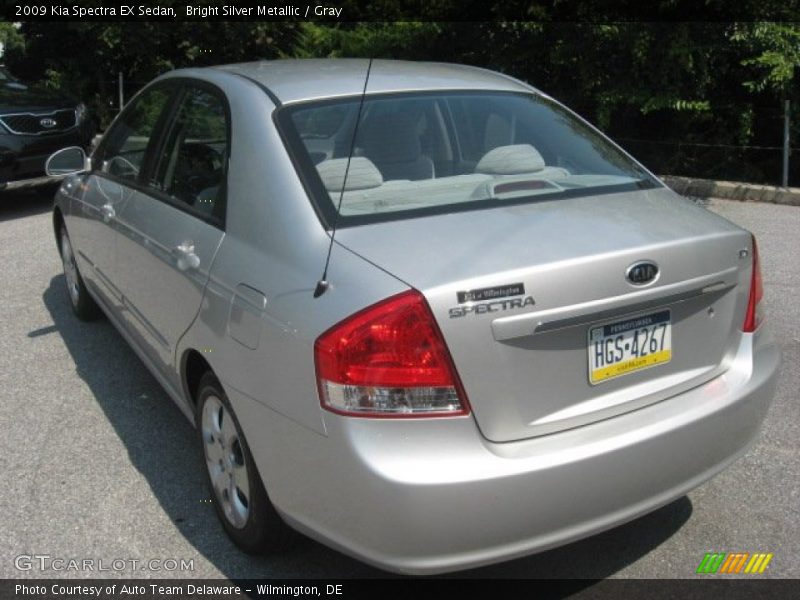 Bright Silver Metallic / Gray 2009 Kia Spectra EX Sedan