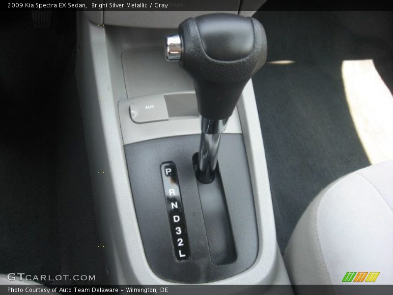 Bright Silver Metallic / Gray 2009 Kia Spectra EX Sedan