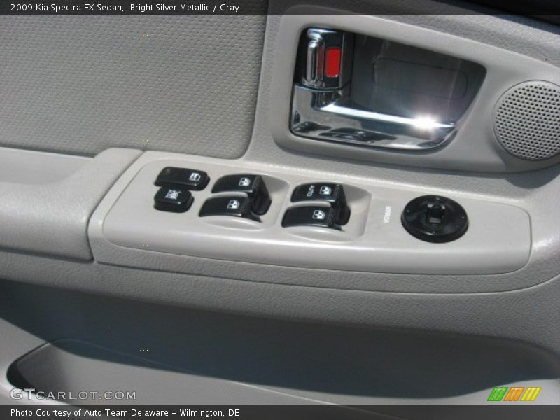 Bright Silver Metallic / Gray 2009 Kia Spectra EX Sedan