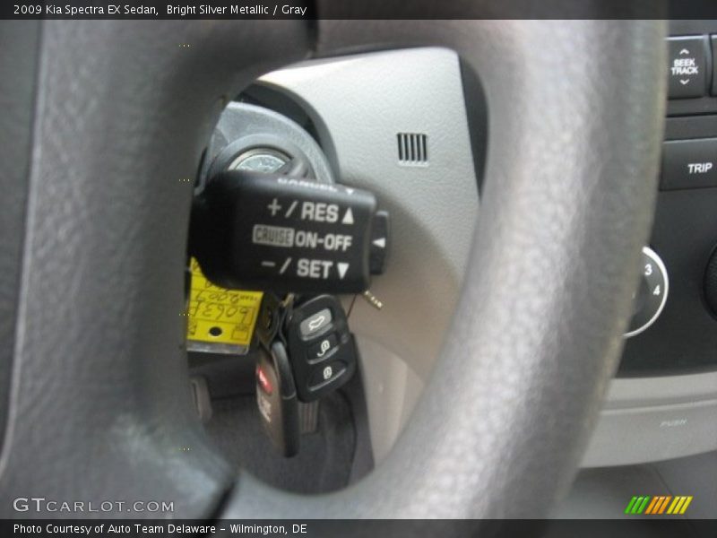 Bright Silver Metallic / Gray 2009 Kia Spectra EX Sedan