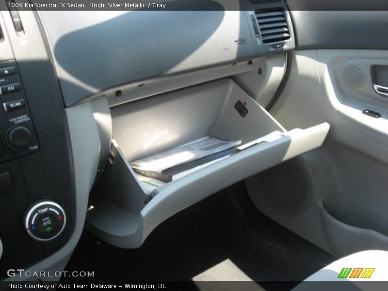 Bright Silver Metallic / Gray 2009 Kia Spectra EX Sedan