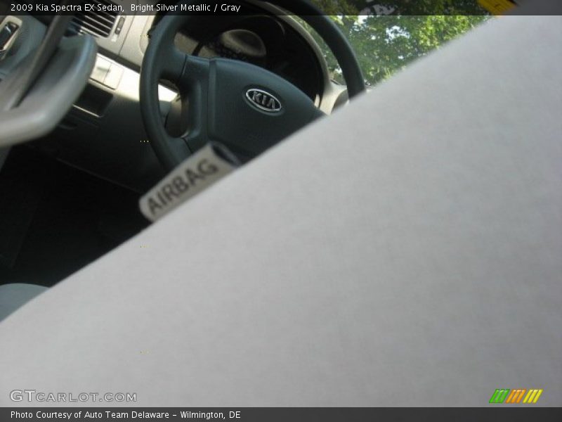 Bright Silver Metallic / Gray 2009 Kia Spectra EX Sedan