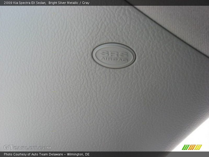 Bright Silver Metallic / Gray 2009 Kia Spectra EX Sedan