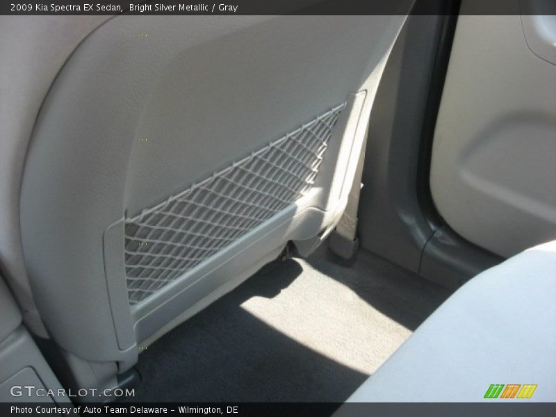 Bright Silver Metallic / Gray 2009 Kia Spectra EX Sedan
