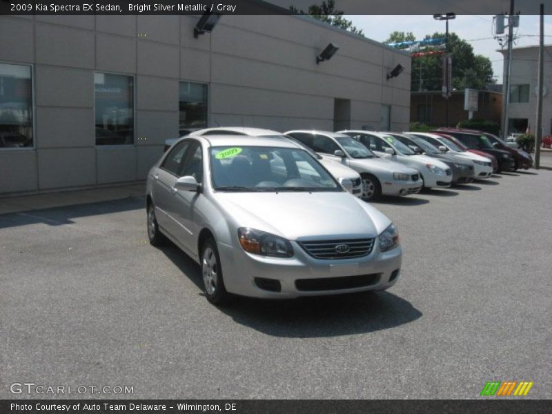 Bright Silver Metallic / Gray 2009 Kia Spectra EX Sedan