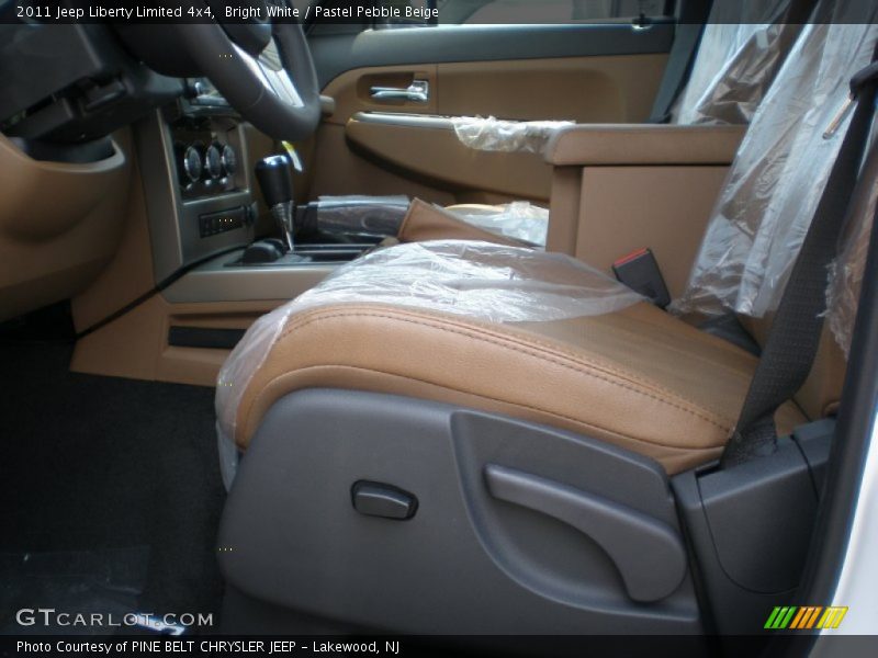 Bright White / Pastel Pebble Beige 2011 Jeep Liberty Limited 4x4