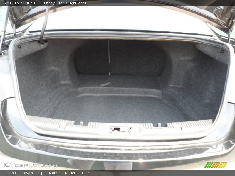 Ebony Black / Light Stone 2011 Ford Taurus SE