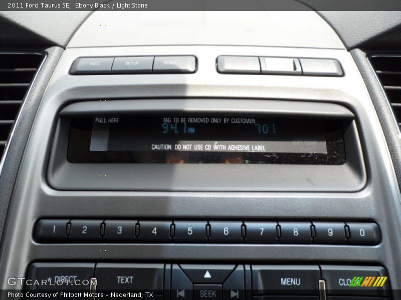 Controls of 2011 Taurus SE