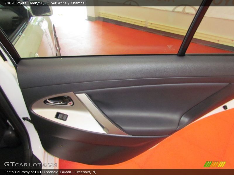 Super White / Charcoal 2009 Toyota Camry SE