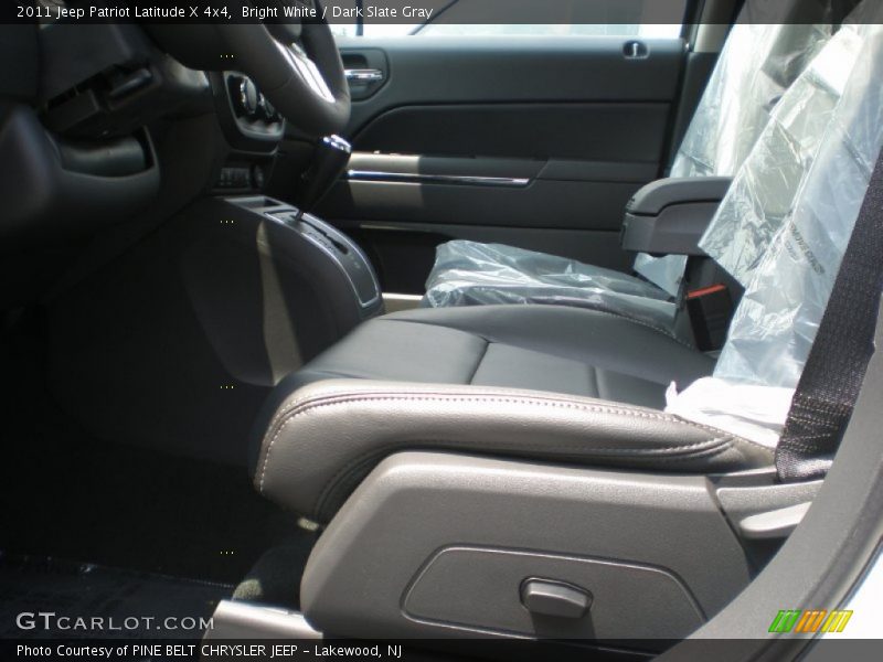 Bright White / Dark Slate Gray 2011 Jeep Patriot Latitude X 4x4