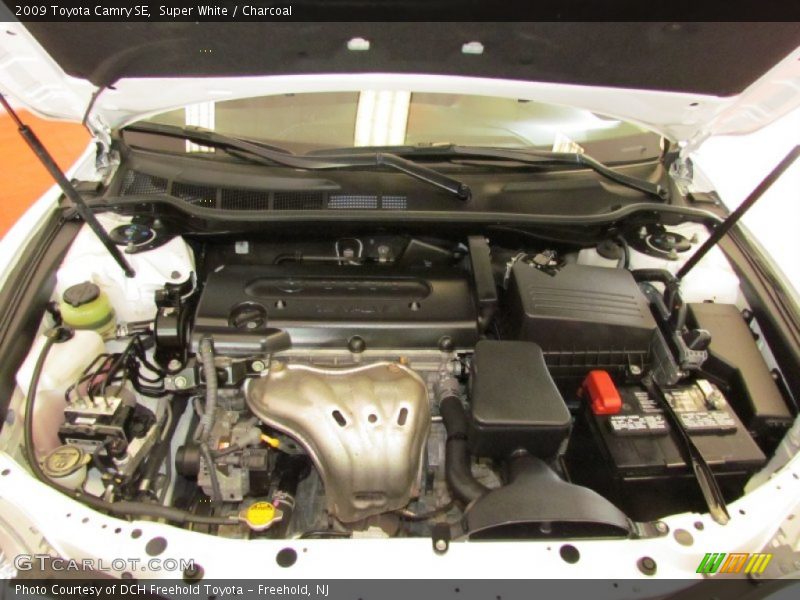 Super White / Charcoal 2009 Toyota Camry SE