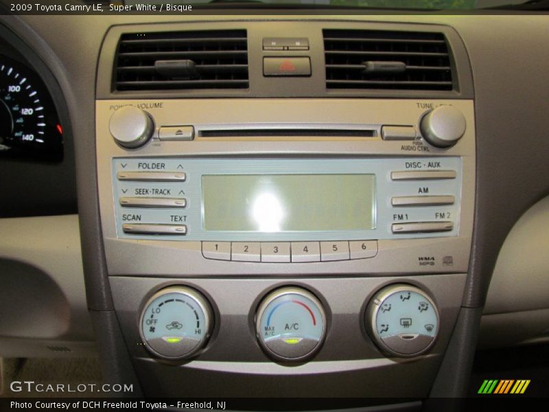 Super White / Bisque 2009 Toyota Camry LE