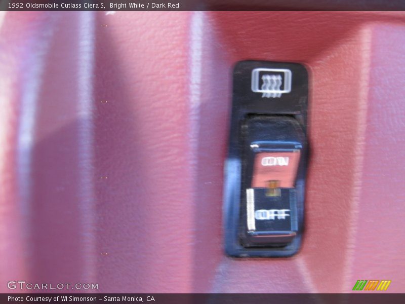 Bright White / Dark Red 1992 Oldsmobile Cutlass Ciera S