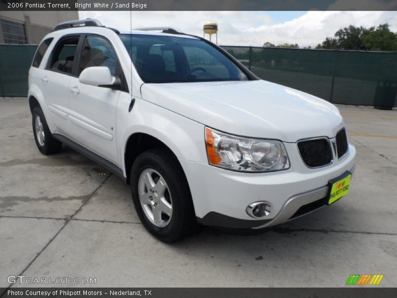 Bright White / Sand Beige 2006 Pontiac Torrent