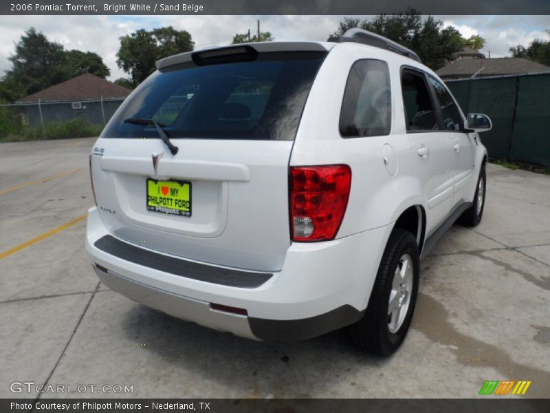 Bright White / Sand Beige 2006 Pontiac Torrent