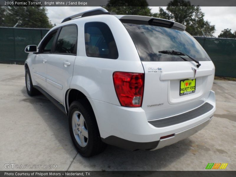 Bright White / Sand Beige 2006 Pontiac Torrent