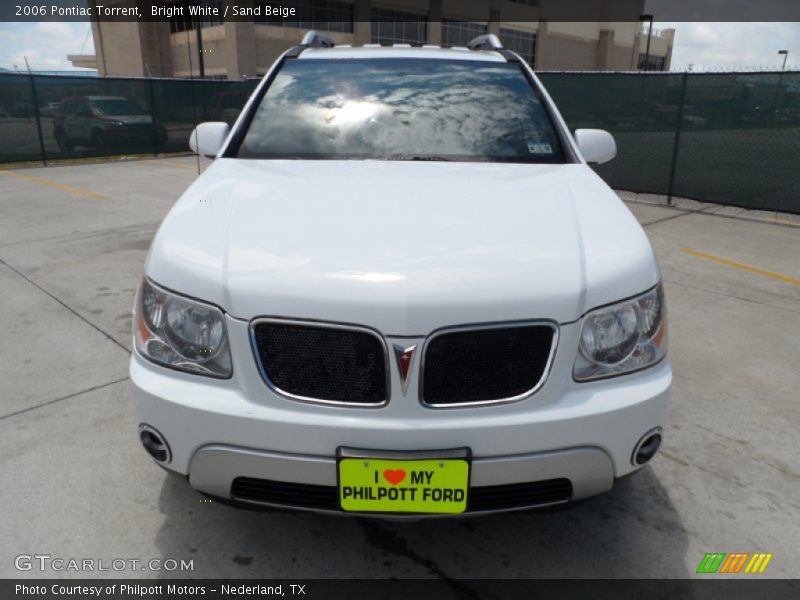 Bright White / Sand Beige 2006 Pontiac Torrent