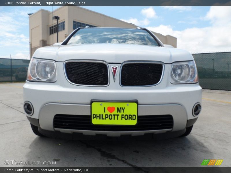 Bright White / Sand Beige 2006 Pontiac Torrent