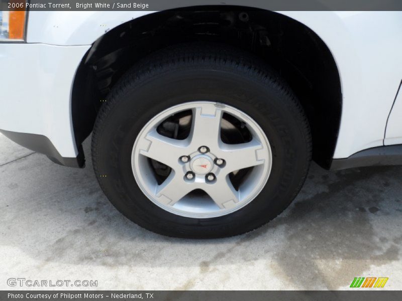 Bright White / Sand Beige 2006 Pontiac Torrent
