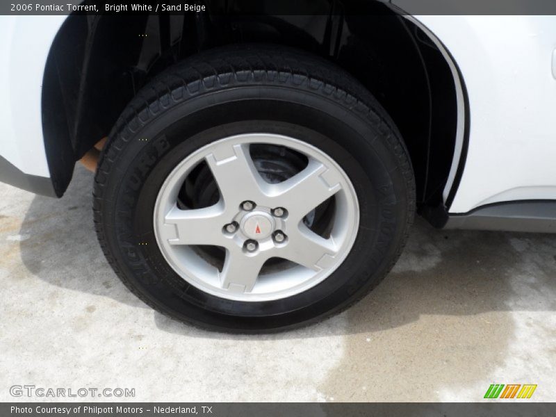 Bright White / Sand Beige 2006 Pontiac Torrent