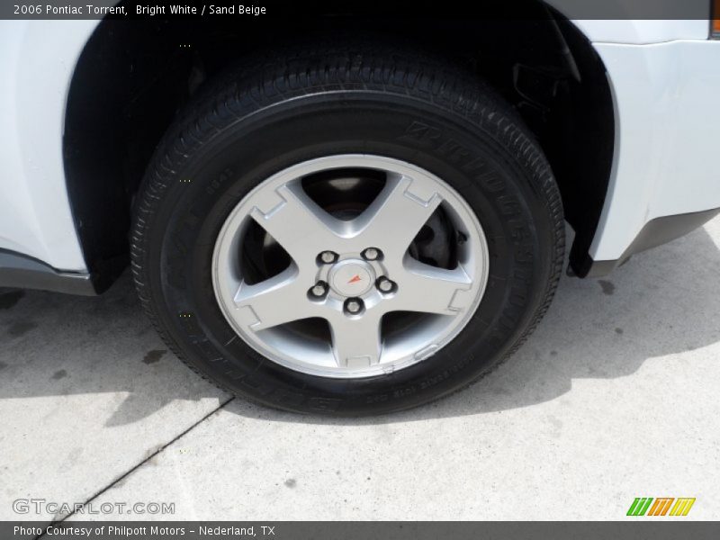 Bright White / Sand Beige 2006 Pontiac Torrent
