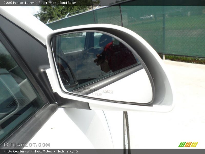 Bright White / Sand Beige 2006 Pontiac Torrent