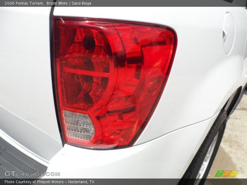 Bright White / Sand Beige 2006 Pontiac Torrent