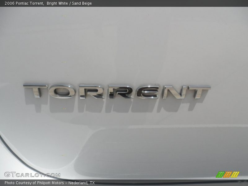Bright White / Sand Beige 2006 Pontiac Torrent