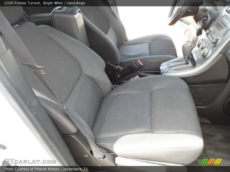 Bright White / Sand Beige 2006 Pontiac Torrent