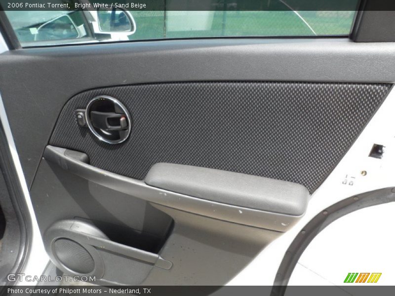 Bright White / Sand Beige 2006 Pontiac Torrent