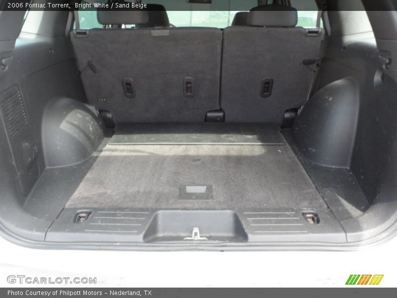 Bright White / Sand Beige 2006 Pontiac Torrent