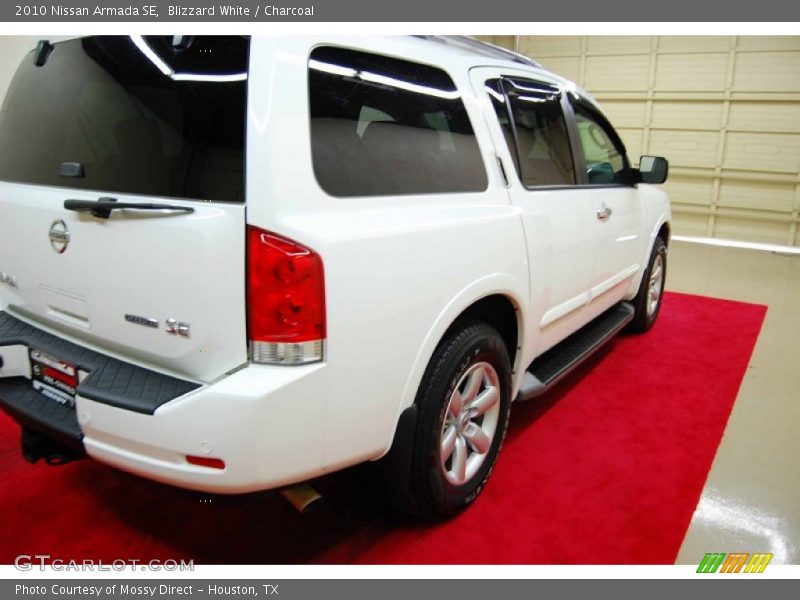 Blizzard White / Charcoal 2010 Nissan Armada SE